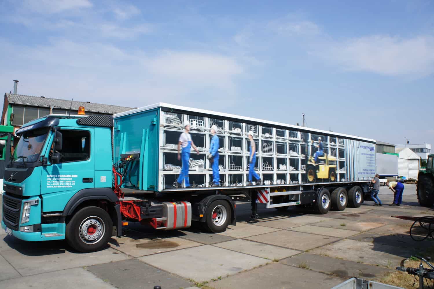 Sattelauflieger mit Planenaufbau | GLORIA Fahrzeugbau Bierewirtz